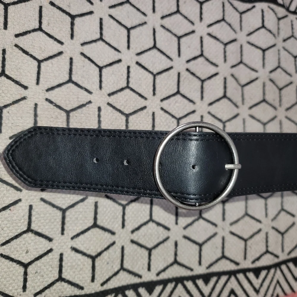 WIDE BLACK FAUX LEATHER BELT